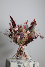 Load image into Gallery viewer, Aine Premium Bouquet (Pink/Red/Romantic Tone)

