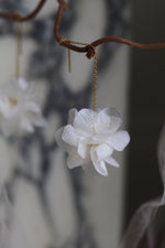 Load image into Gallery viewer, Everblooms Accessories - Adjustable Bridal White Preserved Hydrangea Earrings
