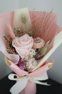 Love. Collection - Isn't S/he Lovely Mini Bouquet Giftbox (Soft Pink)