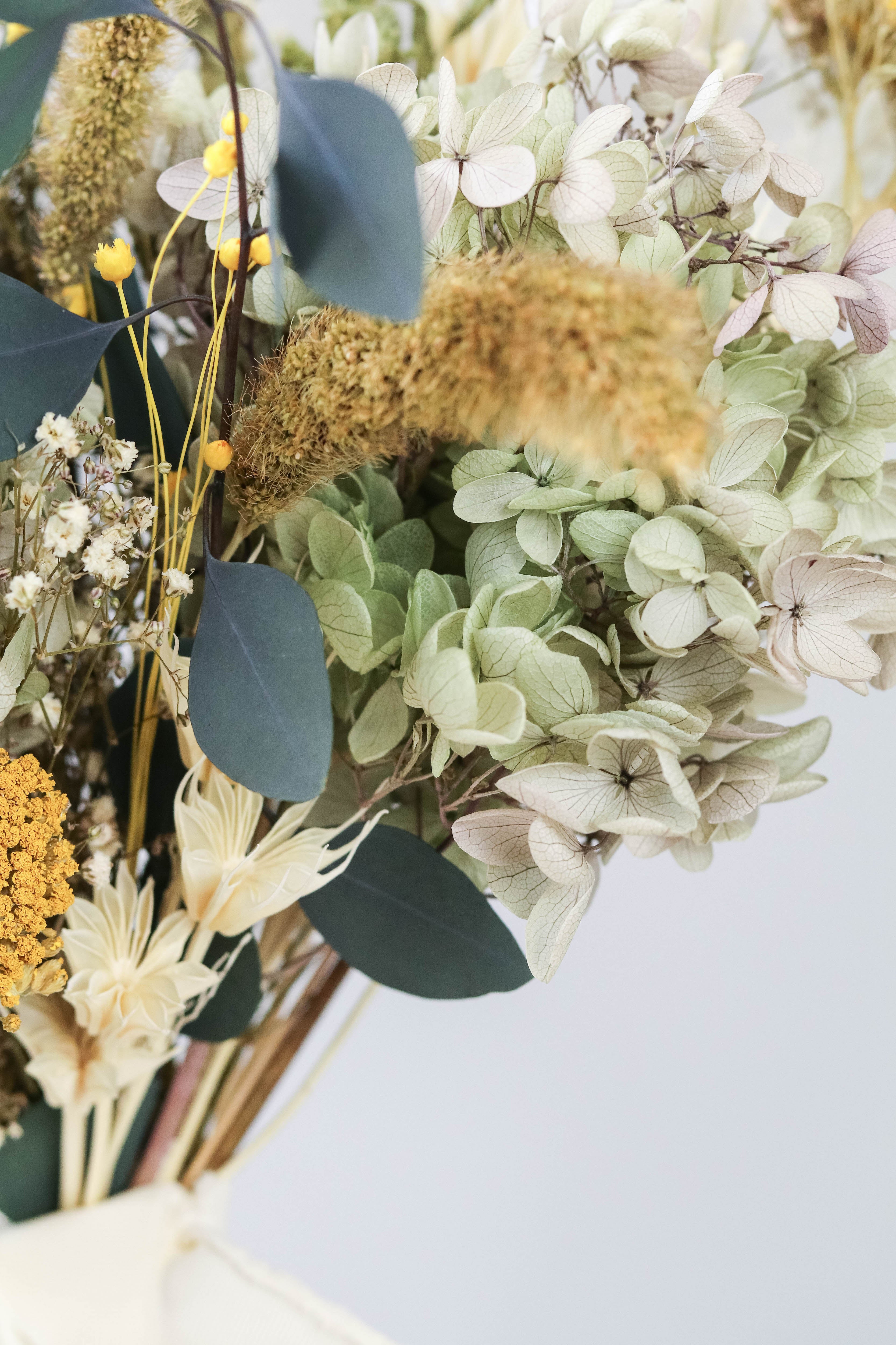 Everblooms -  Premium Collection - Gabriella Extravagant Bouquet (Light green/yellow/Neutral Tone)