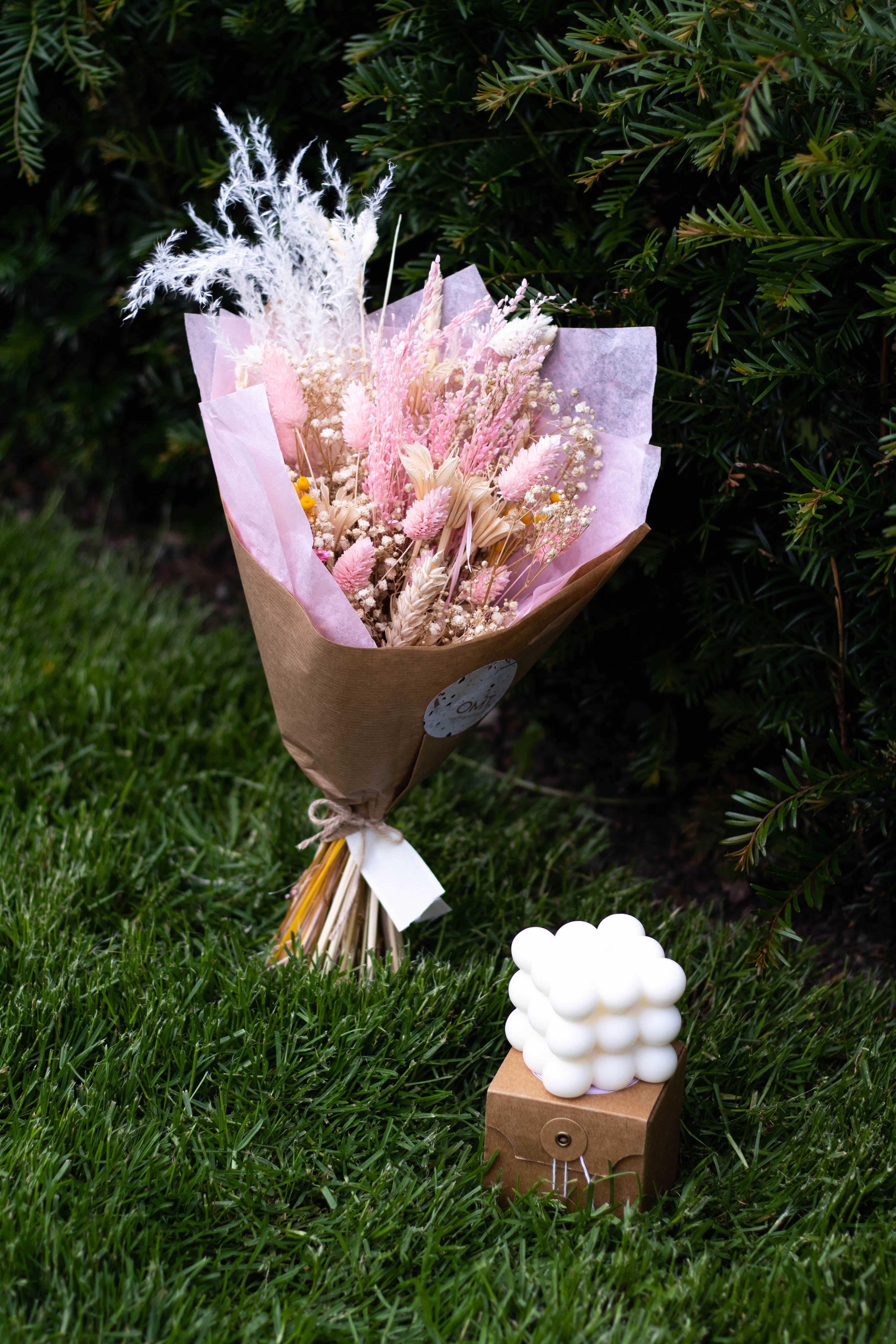 Everblooms - Mix'n'Match Bouquet & Candle Gift Box